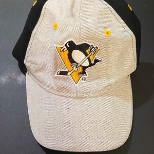 Men's Pittsburgh Penguins embroidered emblem hat.